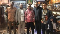 Konsul Jenderal Republik Indonesia Cape Town, Tudiono melakukan kunjungan ke Cape Heritage Museum yang terletak di Castle of Good Hope, Cape Town-Afrika Selatan. Pada kunjungan tersebut Konsul Jenderal yang didampingi Faiez Maulana Kooordinator Fungsi Protokol Konsuler dan staf Pensosbud diterima oleh Igshaan Higgins, kurator sekaligus salah satu founder Cape Heritage Museum. Ia turut mendirikan dan melestarikan budaya dan sejarah Afrika Selatan melalui Cape Heritage Museum.