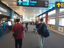 Overstay Hampir Sebulan, Imigrasi Singaraja Pulangkan Bule Rusia