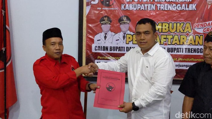 Didit Sasongko, pengusaha muda Trenggalek mendaftar bacawabup di PDIP