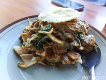 Tak Pernah Sepi Pembeli, Ini Rahasia Gado-gado Ampera di Cirebon