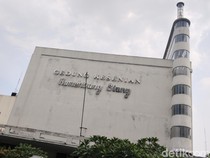 Rumentang Siang di Antara Idealisme dan Industri Kesenian