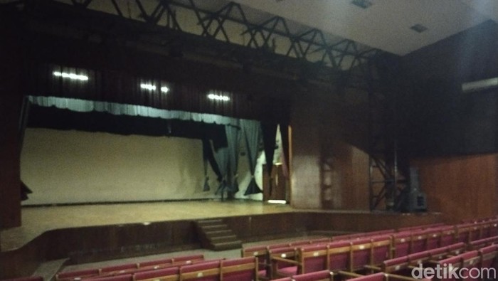 Gedung Kesenian Rumentang Siang, Bandung.
