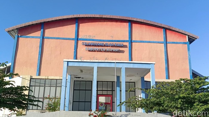 Penampakan fisik GOR di Desa Oelnasi, Kecamatan Kupang Tengah, Kabupaten Kupang, NTT. (Yufengki Bria/detikBali).