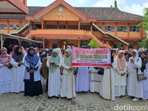 Ratusan Guru Jombang Protes Rekannya Jadi Tersangka Rusaknya Mata Anak Polisi