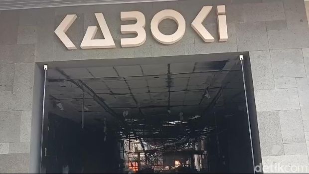 Kebakaran pusat oleh-oleh Kaboki di Pasuruan
