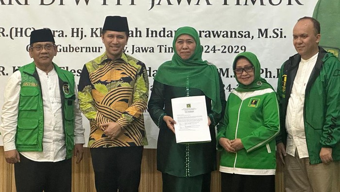 Khofifah-Emil menerima surat rekomendasi dari PPP Jatim