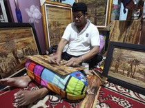 Kreatif! Limbah Pelepah Pisang Diubah Jadi Karya Seni Bernilai Ekonomi
