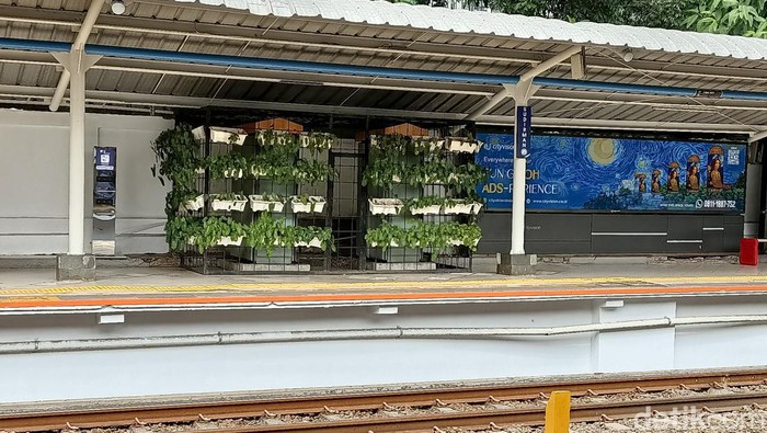 Inovasi KCI Tutup Celah Peron dan Kereta Demi Keselamatan Penumpang