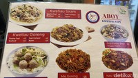 Berikut daftar menu yang disajikan oleh Kwetiau Aboy. Harganya mulai dari Rp 45.000 per porsinya. Foto: detikFood/Yenny Mustika Sari