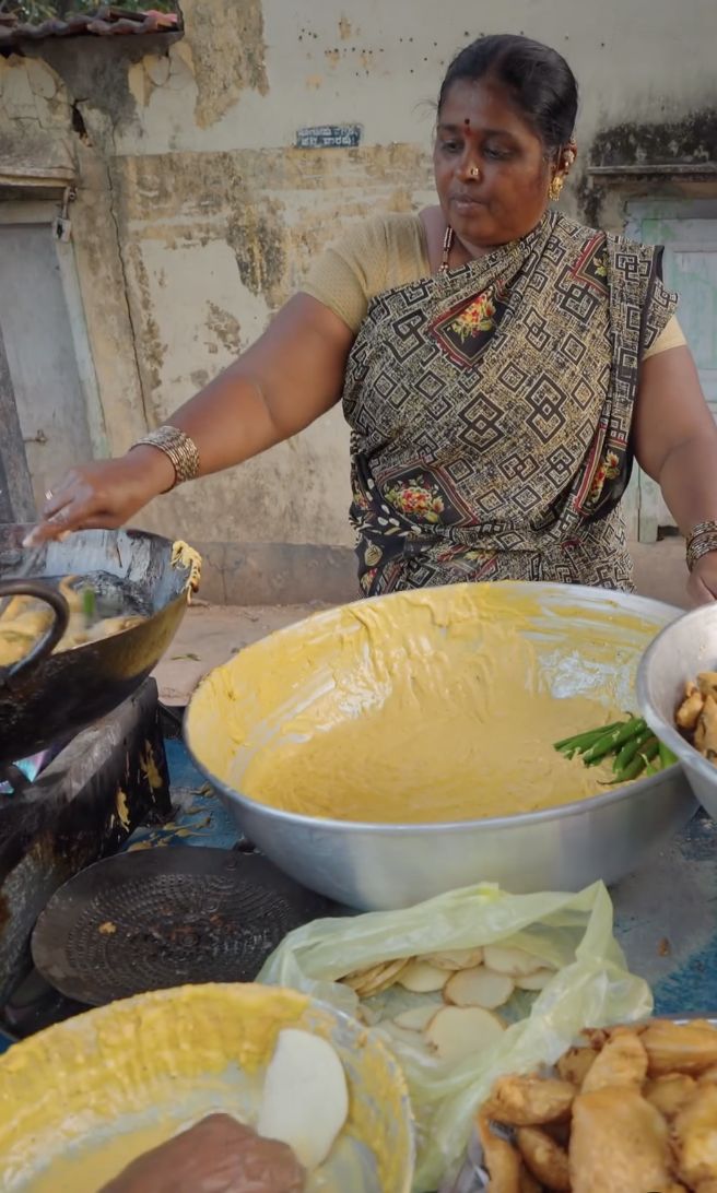 Mau Coba? Gorengan Cabe Ijo Tepung yang Populer di India
