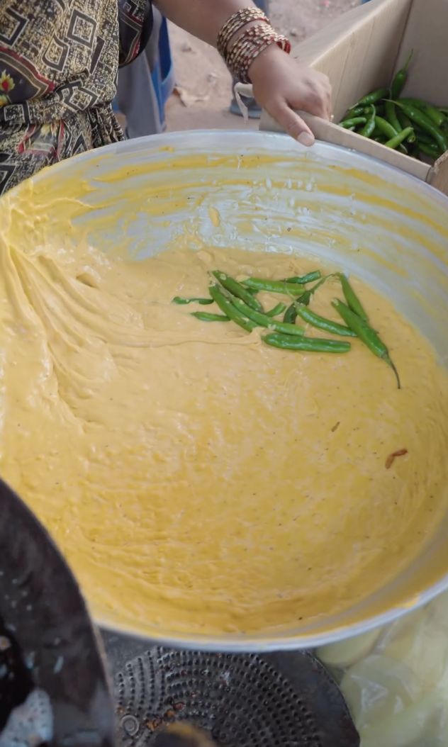 Mau Coba? Gorengan Cabe Ijo Tepung yang Populer di India
