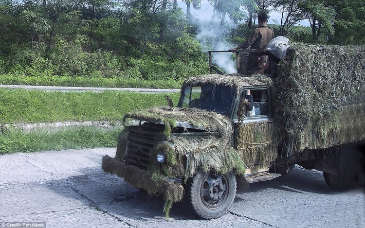 Melihat Potret Candid Tentara Korut yang Tampak Menyedihkan