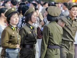 Ekspresi Wajah Tentara Korut yang Dipotret Diam-diam