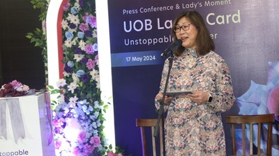 Memberdayakan Perempuan Lewat Kartu Kredit Berdesain Baru