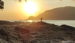 Potret Senja di Pantai Wediombo Gunungkidul