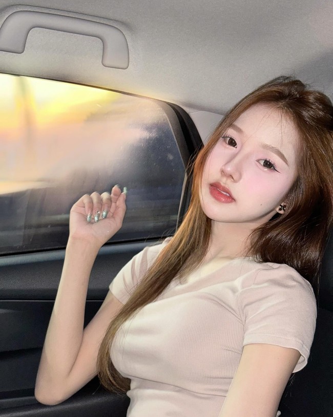 Penampilan transgender yang dilaporkan sering berpartisipasi dalam ajang kecantikan itu disebut mengejutkan calon-calon tentara lain. Foto: Instagram Parida Kerayuphan