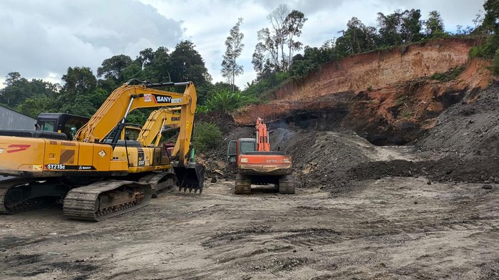 Polisi menggerebek lokasi tambang batu bara ilegal di Berau.