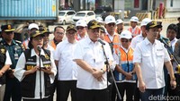 Selain Sri Mulyani dan Airlangga, hadir pula Wakil Menteri Perdagangan Jerry Sambuaga. 