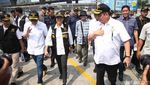 Potret Airlangga dan Sri Mulyani Bereskan Kontainer Menumpuk di Tanjung Priok