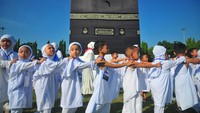 Kegiatan ini juga diharapkan menumbuhkan motivasi untuk melakukan ibadah haji kepada anak sejak dini.   