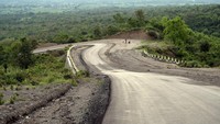 Pemerintah Provinsi Sulteng membuka ruas jalan sepanjang 22 kilometer yang menghubungkan ibu kota kabupaten itu dengan sejumlah desa menggunakan APBD Sulteng senilai Rp63 miliar.  