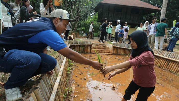 Potret Peringatan Hari Keanekaragaman Hayati Sedunia Peringatan Hari Keanekaragaman Hayati SeduniaΒ digelar di Ancol, Jakarta. Begini potret keseruannya.