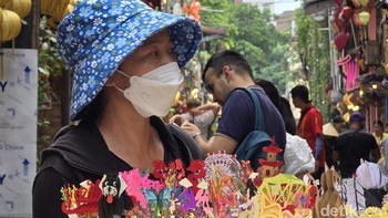 Di sana ada beberapa penjual yang menawarkan berbagai barang. Foto: detikINET/Aisyah Kamaliah
