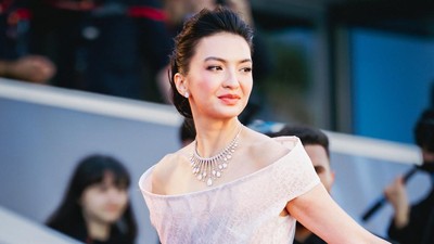 7 Penampilan Mewah Raline Shah di Festival Film Cannes, Serba Putih Bak Dewi