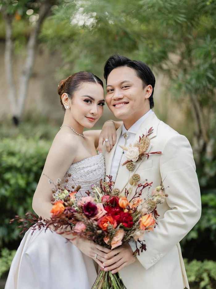 Rizky Febian dan Mahalini Rizky Febian dan Mahalini menggelar acara di Bali.