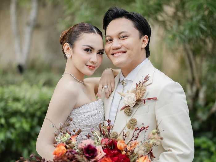 Rizky Febian dan Mahalini menggelar acara di Bali.
