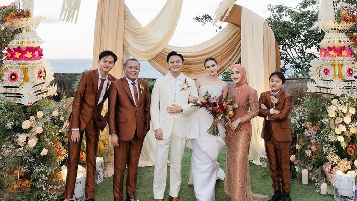 Rizky Febian dan Mahalini menggelar acara di Bali.