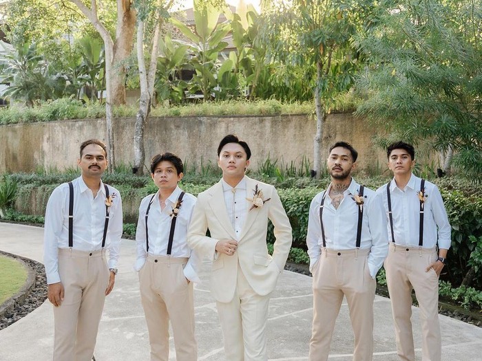 Rizky Febian dan Mahalini Rizky Febian dan Mahalini menggelar acara di Bali.