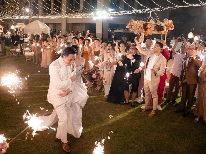 Rizky Febian dan Mahalini Rizky Febian dan Mahalini menggelar acara di Bali.