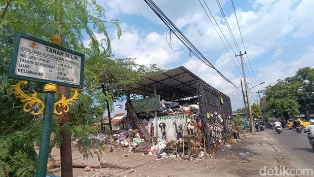 Penumpukan sampah di depo Pengok, Gondokusuman, Kota Jogja, Jumat (17/5/2024).