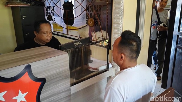 satpam pembakara pusat oleh-oleh Kaboki Pasuruan