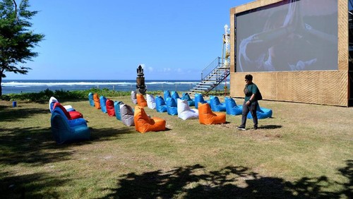 Persiapan ritual Segara Kerthi di kawasan Pantai Bali Turtle Island Development (BTID), Denpasar, Bali pada Sabtu (18/5/2024).