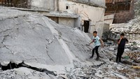 Militer Israel mengatakan sebuah jet tempur dan helikopter melakukan serangan tersebut, hal yang jarang terjadi di Tepi Barat, di mana kekerasan telah meningkat jauh sebelum perang Gaza.  