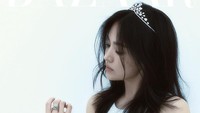 6 Gaya Song Hye Kyo di Pemotretan Terbaru, Pakai Tiara Rp 1,5 M