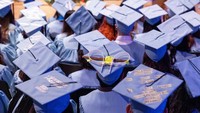 Universitas Columbia pada tanggal 6 Mei membatalkan upacara wisuda utamanya setelah berminggu-minggu protes pro-Palestina mengguncang kampus perguruan tinggi Ivy League, dan memilih untuk mengadakan acara yang lebih kecil dan berbasis sekolah.   