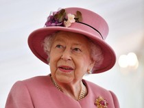 Ritual Ratu Elizabeth Saat Terbang Terungkap, Kerap Makan Permen dan Wine