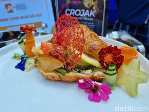 Uniknya Rujak Uleg Kreasi Hotel Surabaya: Dipadu Croissant hingga Sushi