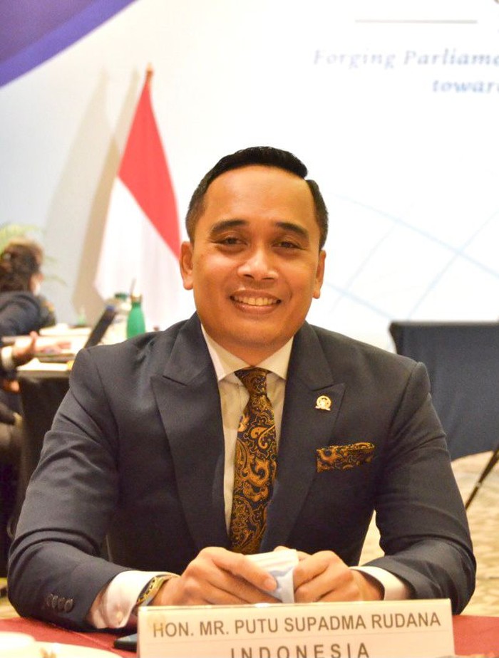 Anggota Biro Komite Inter Parliamentary Union (IPU) untuk Pembangunan Berkelanjutan, Putu Supadma Rudana,