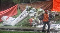 Kondisinya masih teronggok dengan puing berserakan.