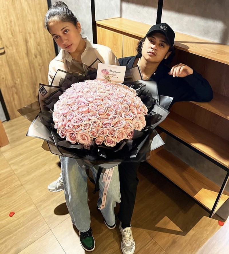 Bastian Steel dan Sitha Marino