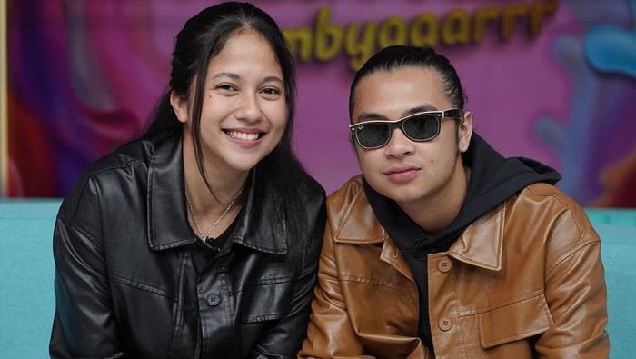 Bastian Steel dan Sitha Marino