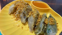 Kami memesan choipan mix yang isinya bengkuang, kucai, dan talas. Variasnya kami memilih yang dipanggang, jadi ada tekstur sedikit crispy pada kulitnya. Foto: detikFood/Yenny Mustika Sari