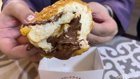 Varian Nutella juga tak kalah enak. Apalagi Boloman memberikannya sangat melimpah. Foto: detikFood/Yenny Mustika Sari