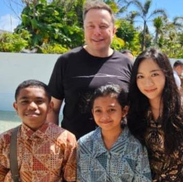 Felicia Dahayu Elon Musk