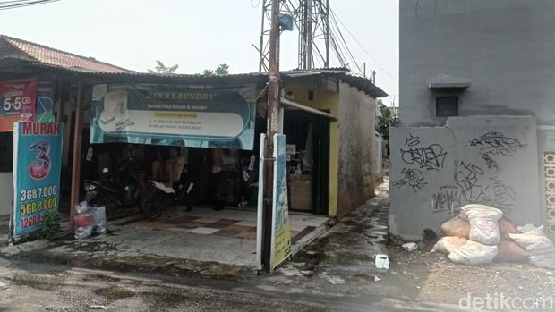 Gang buntu di Bekasi lokasi maling berpistol terkepung warga. (Taufiq/detikcom)