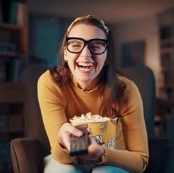 15 Film Komedi Netflix dengan Skor Tertinggi dari Kritikus Film Dunia